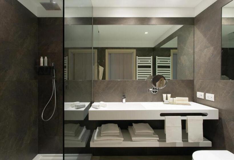 اتاق سه نفره سوپریور با چشم‌انداز باغ, Almar Jesolo Resort & Spa