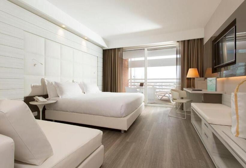 اتاق سه نفره سوپریور با چشم‌انداز باغ, Almar Jesolo Resort & Spa