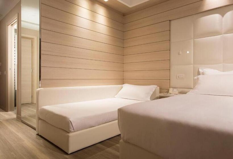 اتاق سه نفره دلوکس با چشم‌انداز دریا, Almar Jesolo Resort & Spa