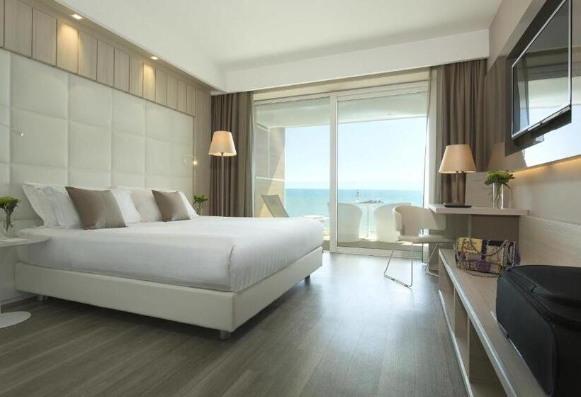 اتاق سه نفره دلوکس با چشم‌انداز دریا, Almar Jesolo Resort & Spa