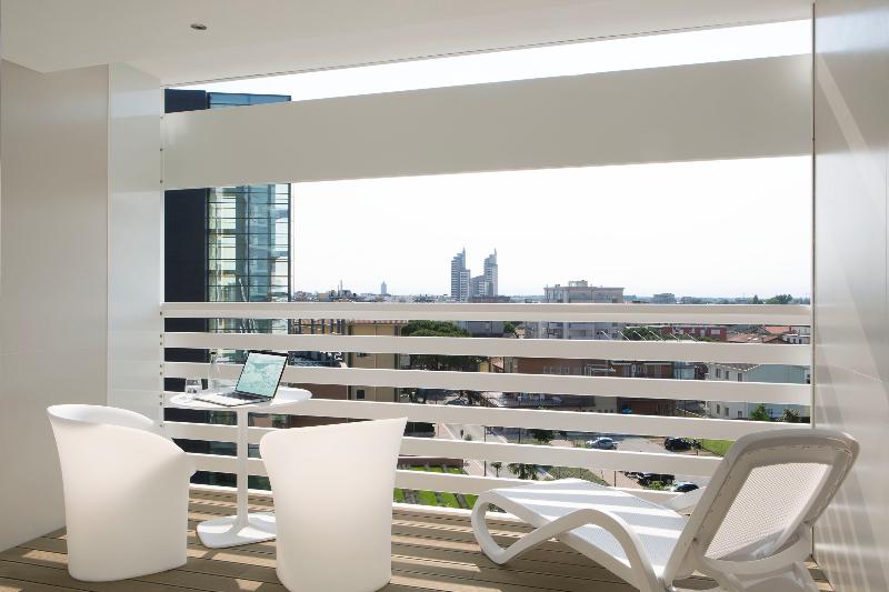 Трехместный Номер Superior Вид на Сад, Almar Jesolo Resort & Spa