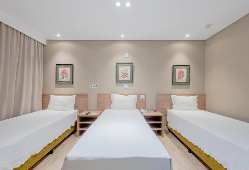 高级三人间, Araçatuba Plaza