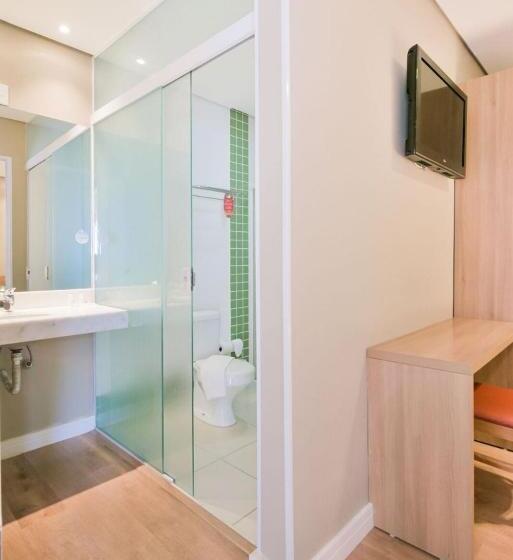 高级三人间, Araçatuba Plaza