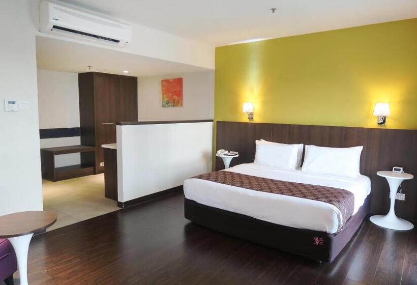 스위트 킹사이즈 침대, I City Trademark Collection By Wyndham