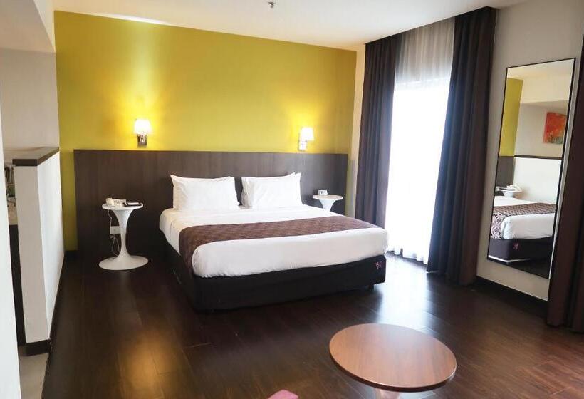 스위트 킹사이즈 침대, I City Trademark Collection By Wyndham