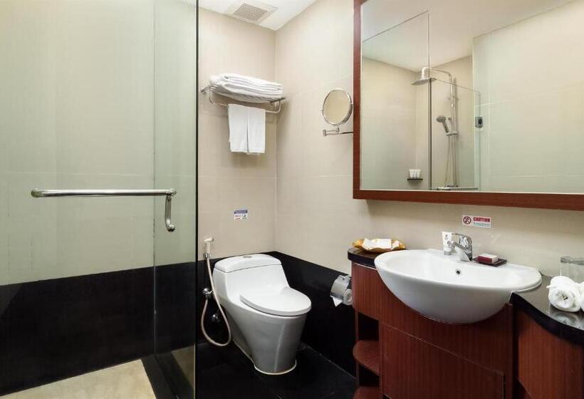 シティビューのデラックスルーム, Best Western Plus Makassar Beach