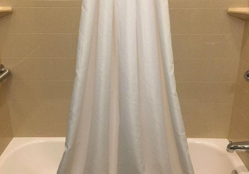 스위트 킹사이즈 침대, Best Western Plus Patterson Park Inn