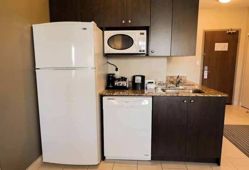 جناح, Best Western Plus Peace River Hotel & Suites