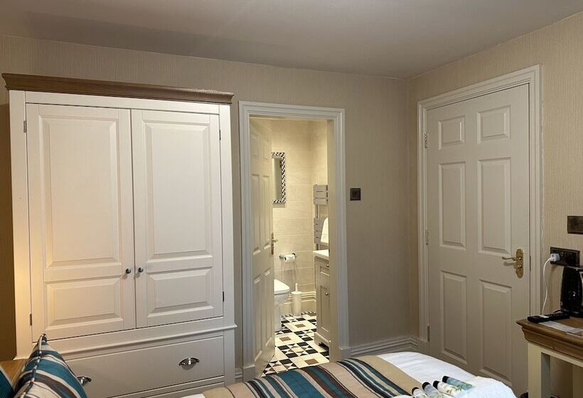 Номер Стандарт, Chester House Guest House
