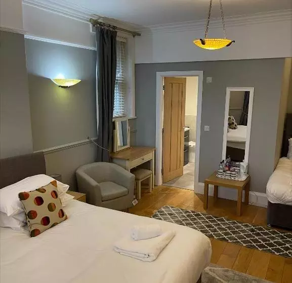 Perhehuone, Grassington Lodge