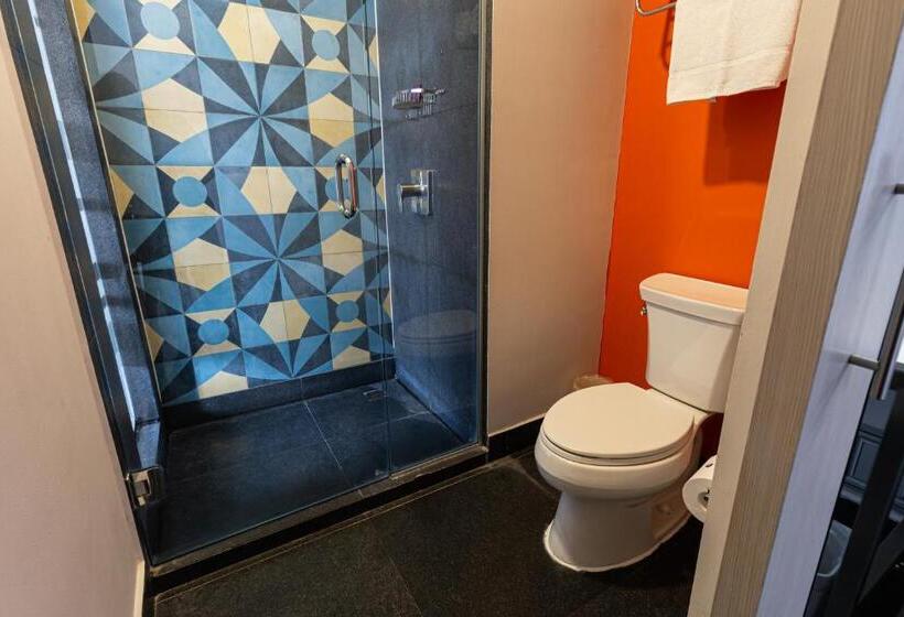 غرفة ديلوكس سرير كينج, Guadalajara Country Club By Hnf