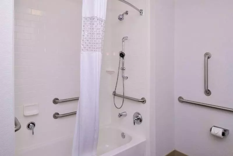 キングサイズベッドのスタンダードルーム, Hampton Inn & Suites By Hilton Lonoke