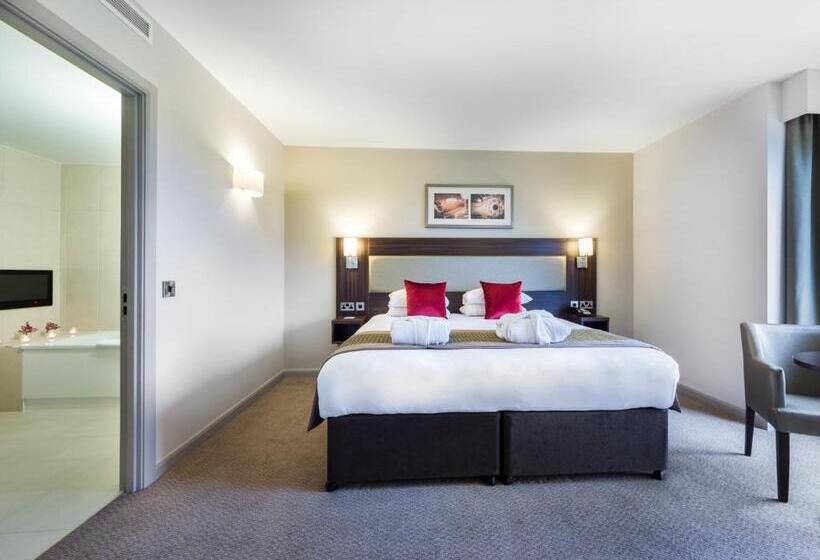 Quarto Clássico, Heston Hyde