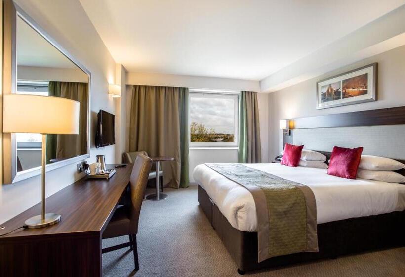 Deluxe Suite King-Size Franciággyal, Heston Hyde