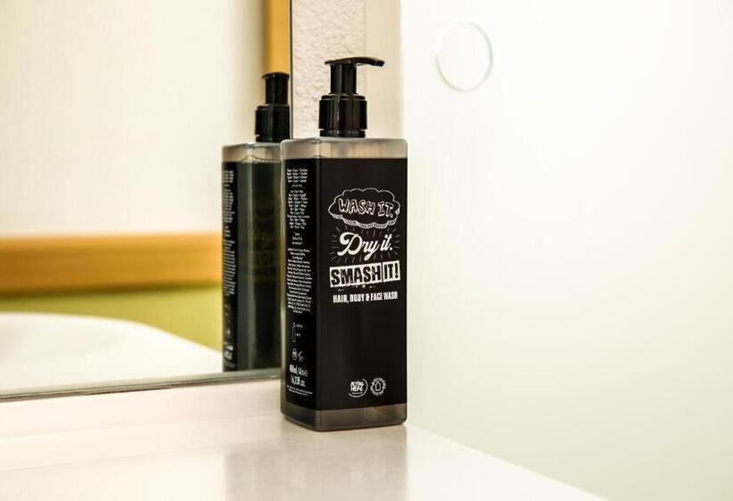 اتاق کلاسیک, Ibis Budget Sheffield Arena