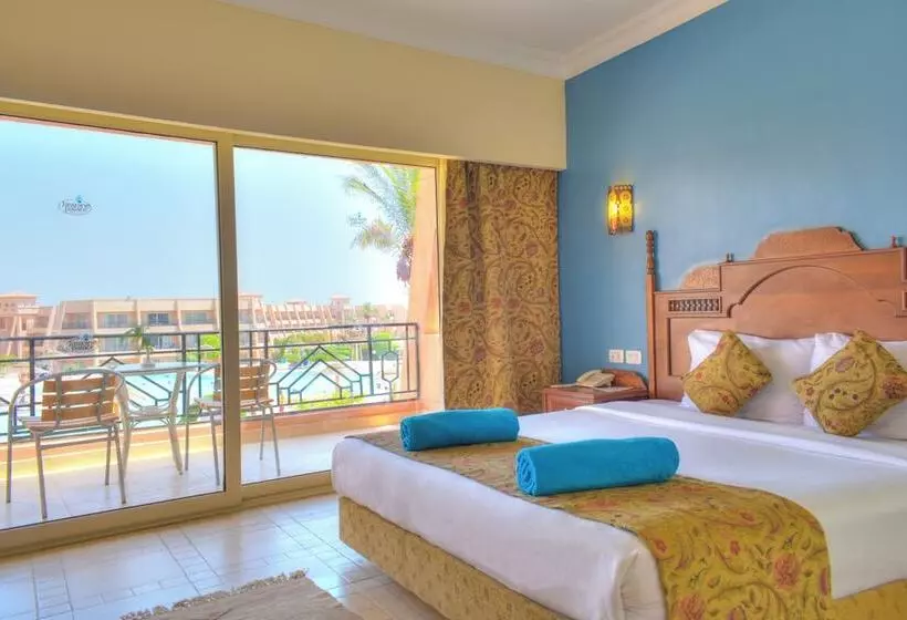 プールビュースタンダードルーム, Jasmine Palace Resort