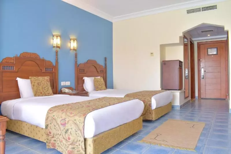 プールビュースタンダードルーム, Jasmine Palace Resort