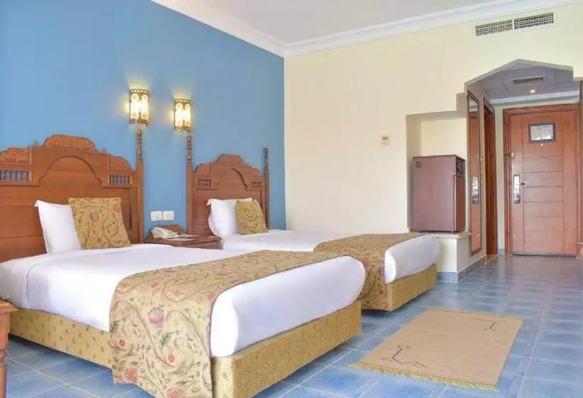 プールビュースタンダードルーム, Jasmine Palace Resort