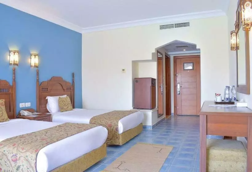 プールビュースタンダードルーム, Jasmine Palace Resort