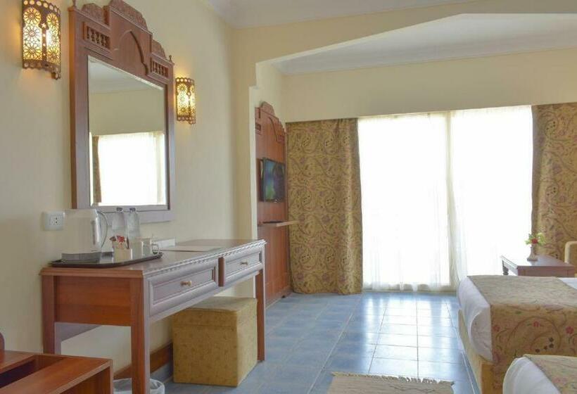 اتاق استاندارد با چشم‌انداز استخر, Jasmine Palace Resort