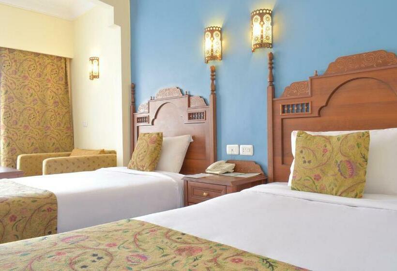 اتاق استاندارد با چشمانداز استخر, Jasmine Palace Resort