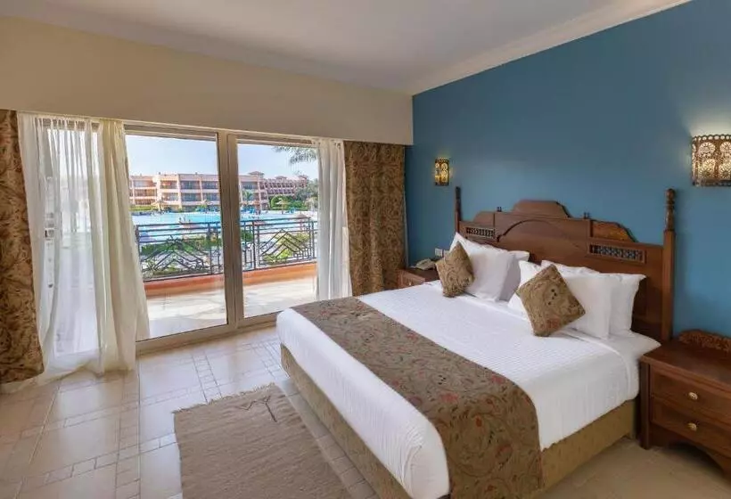 プールビュースタンダードルーム, Jasmine Palace Resort