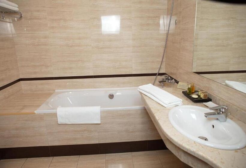 سوییت جونیور, Lavina