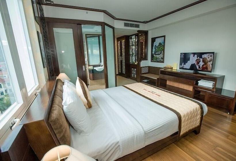 اتاق لوکس, New Star Halong