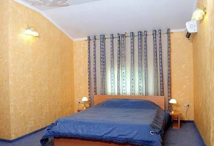 اتاق استاندارد, Kherson