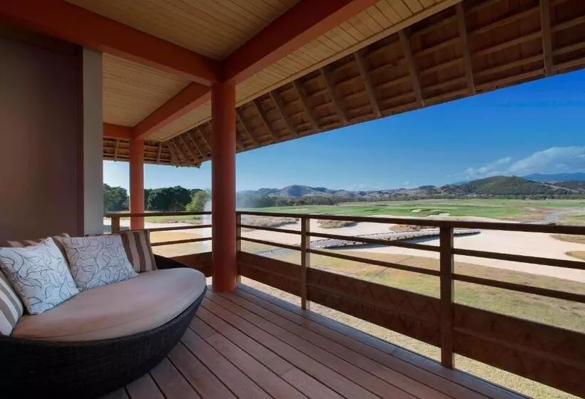 اتاق استاندارد با بالکن و چشمانداز باغ, Sheraton New Caledonia Deva Spa & Golf Resort