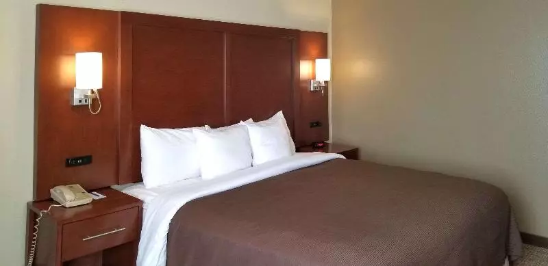 بانگلوی استاندارد, Sheraton New Caledonia Deva Spa & Golf Resort