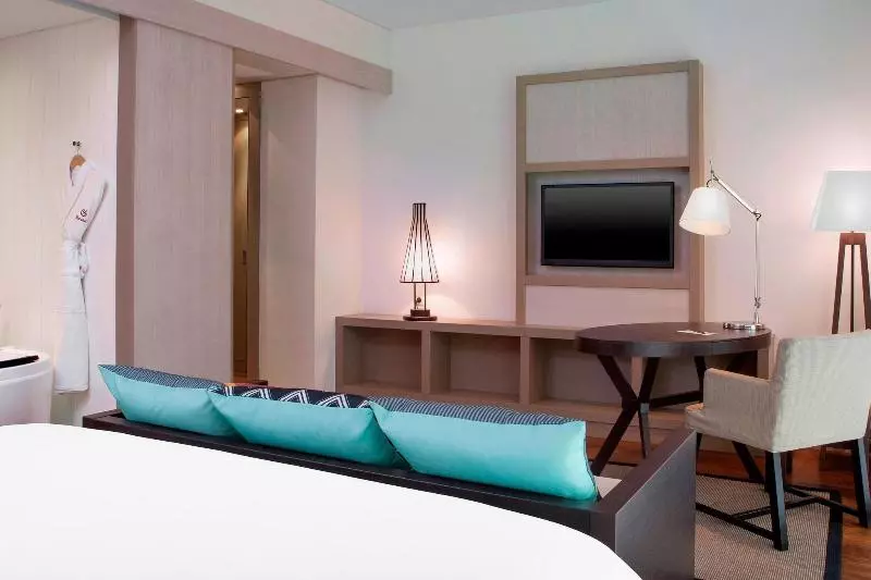 اتاق استاندارد با تخت بزرگ, Sheraton New Caledonia Deva Spa & Golf Resort