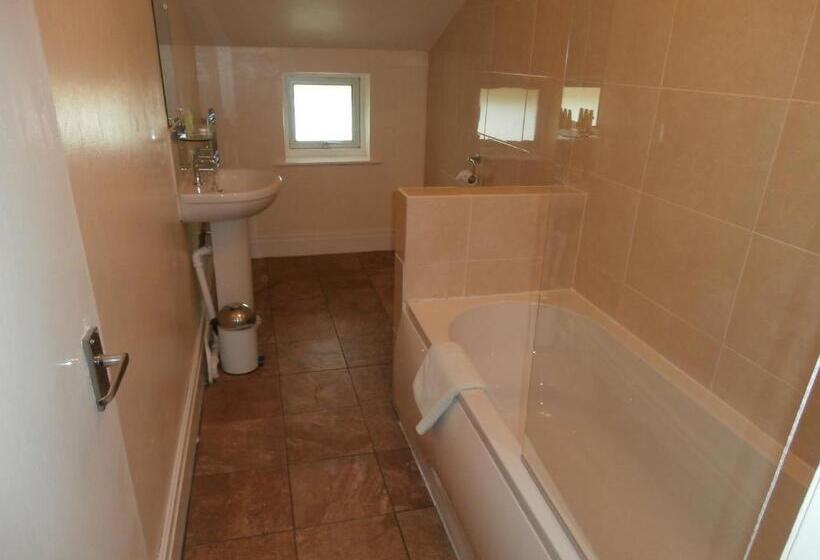 Семейный Номер, Three Wells B&b