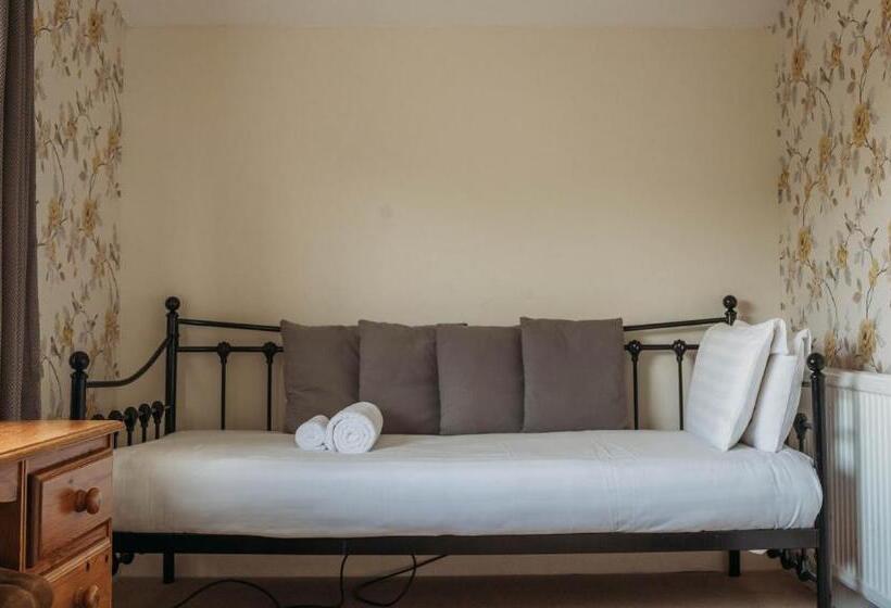 غرفة عائلية, Three Wells B&b