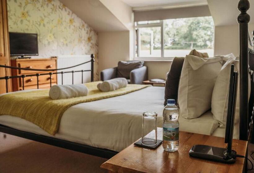 غرفة عائلية, Three Wells B&b