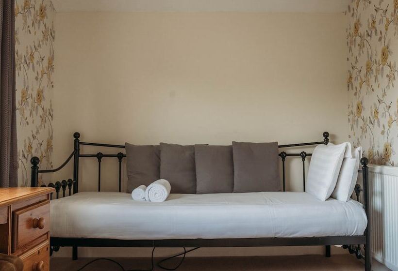 Семейный Номер, Three Wells B&b