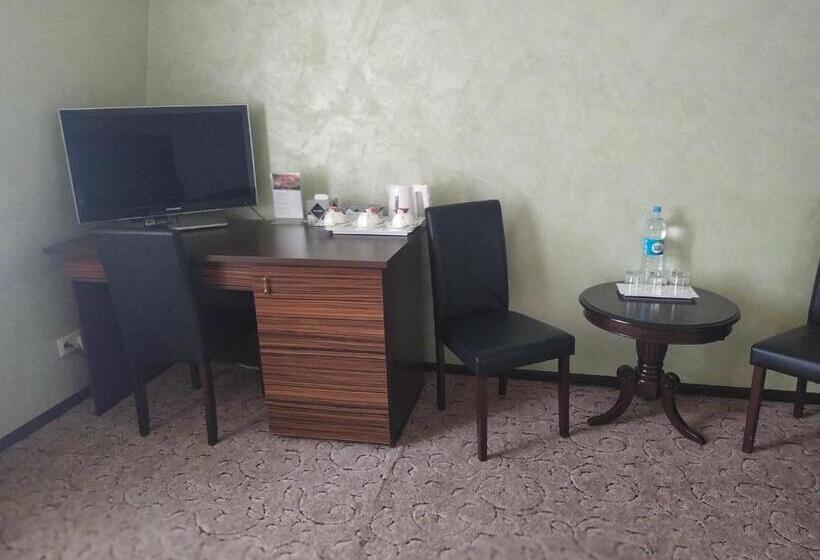 اتاق راحتی سه تخته, Vlg