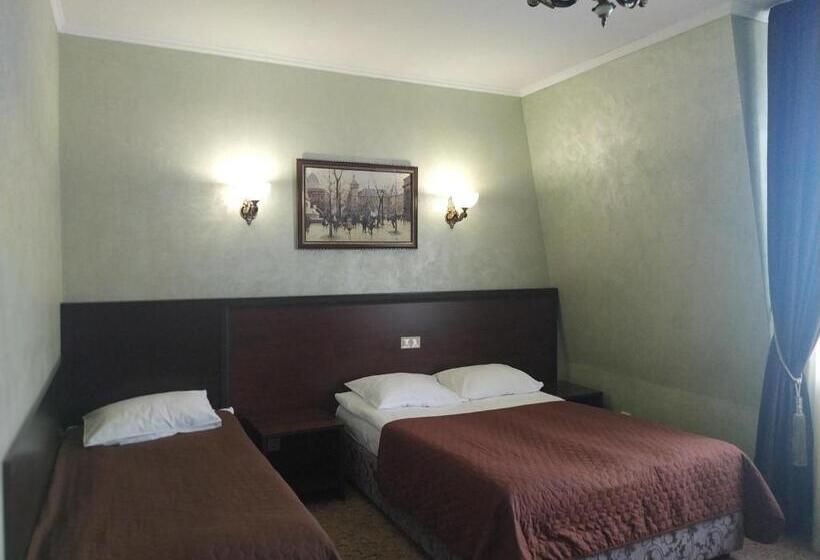 חדר קומפורט לשלושה, Vlg