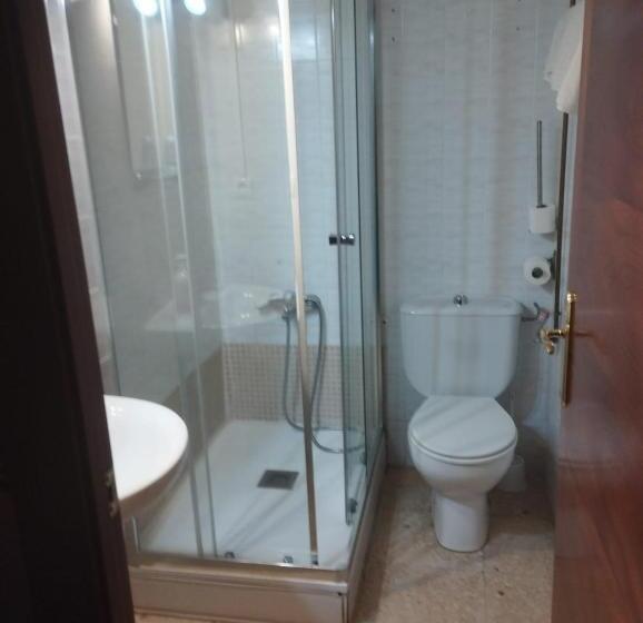 اتاق استاندارد چهار تخته, Hospedería Lucano