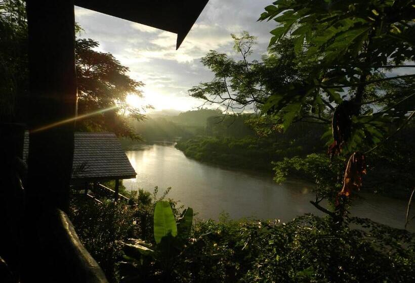 بنغل قياسي مطل على النهر, Thongbay Guesthouse