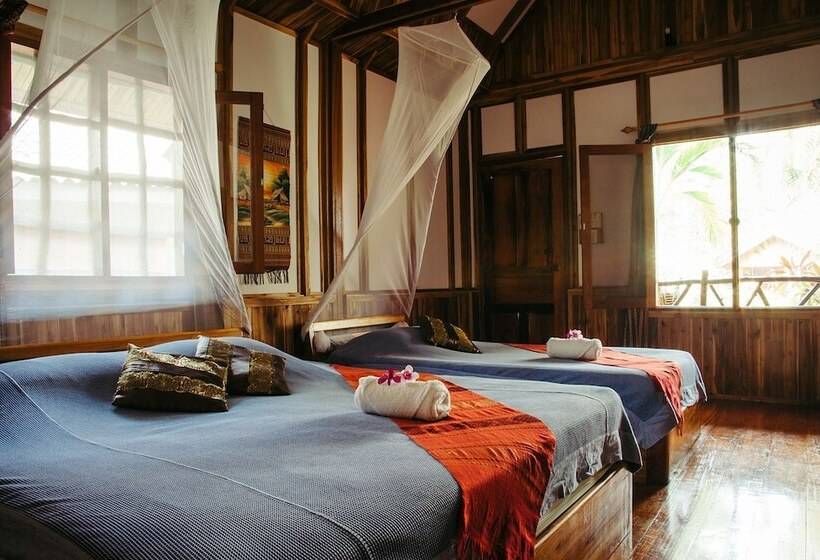 بنغل قياسي مطل على النهر, Thongbay Guesthouse