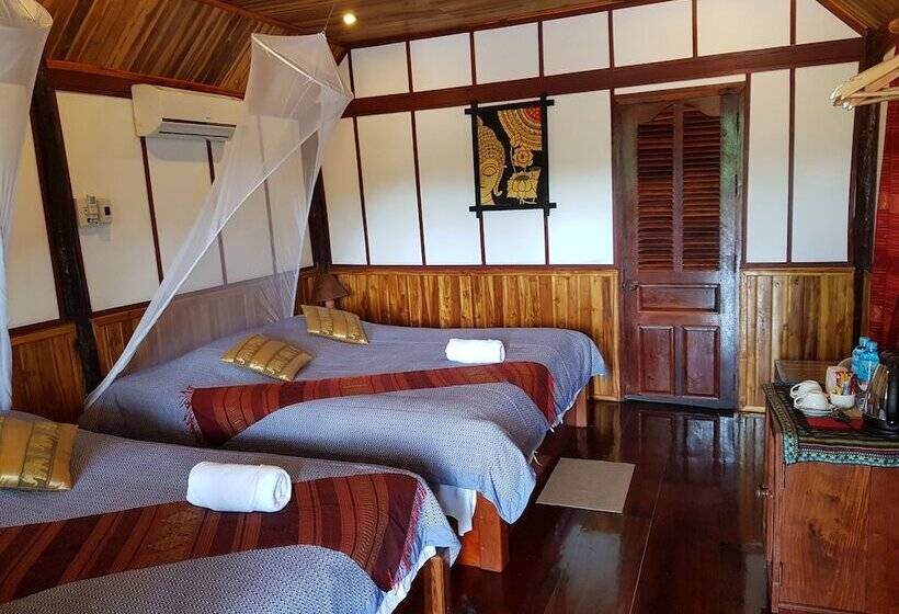 بنغل قياسي مطل على النهر, Thongbay Guesthouse