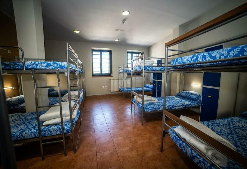 تختخواب در اتاق مشترک, Albergue De Cuéllar