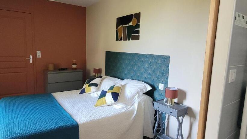 חדר סטנדרט מותאם לאדם עם מוגבלויות, Au Clos Du Célé