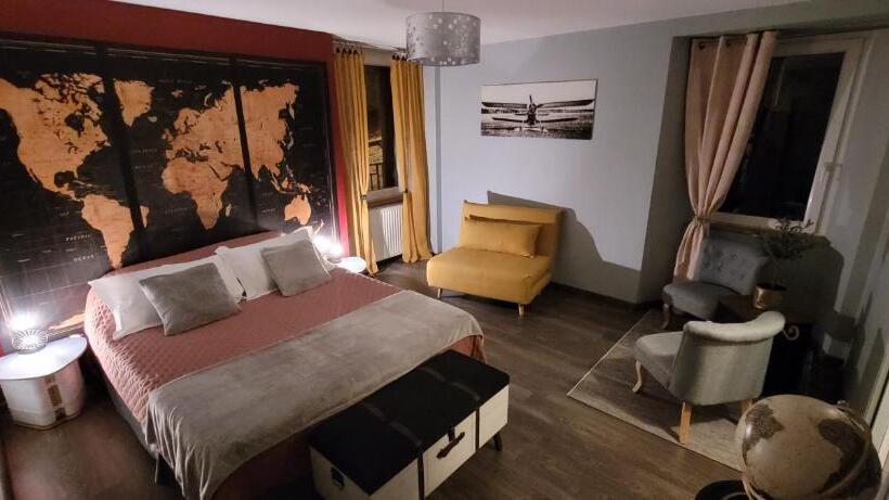 חדר משפחתי, Au Clos Du Célé