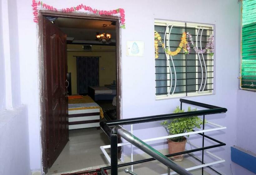 Семейный Номер, Awantika Orchid Home Stay