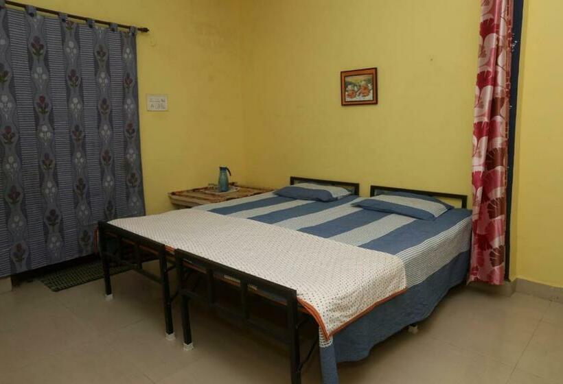 Семейный Номер, Awantika Orchid Home Stay