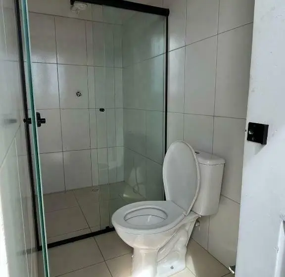 اتاق لوکس با چشم‌انداز دریا, Hostel Pipe House