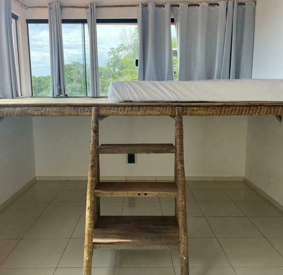 חדר דלוקס נוף לים, Hostel Pipe House