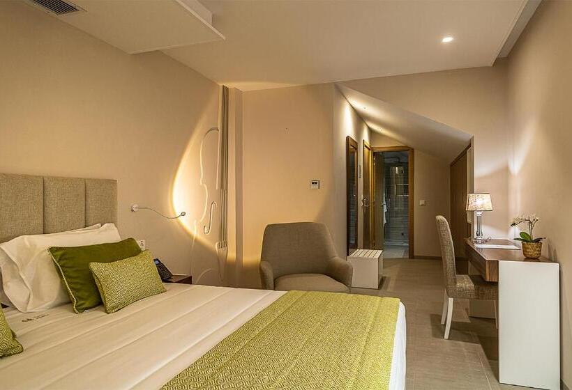 اتاق لوکس با چشمانداز دریا, Luna Boutique